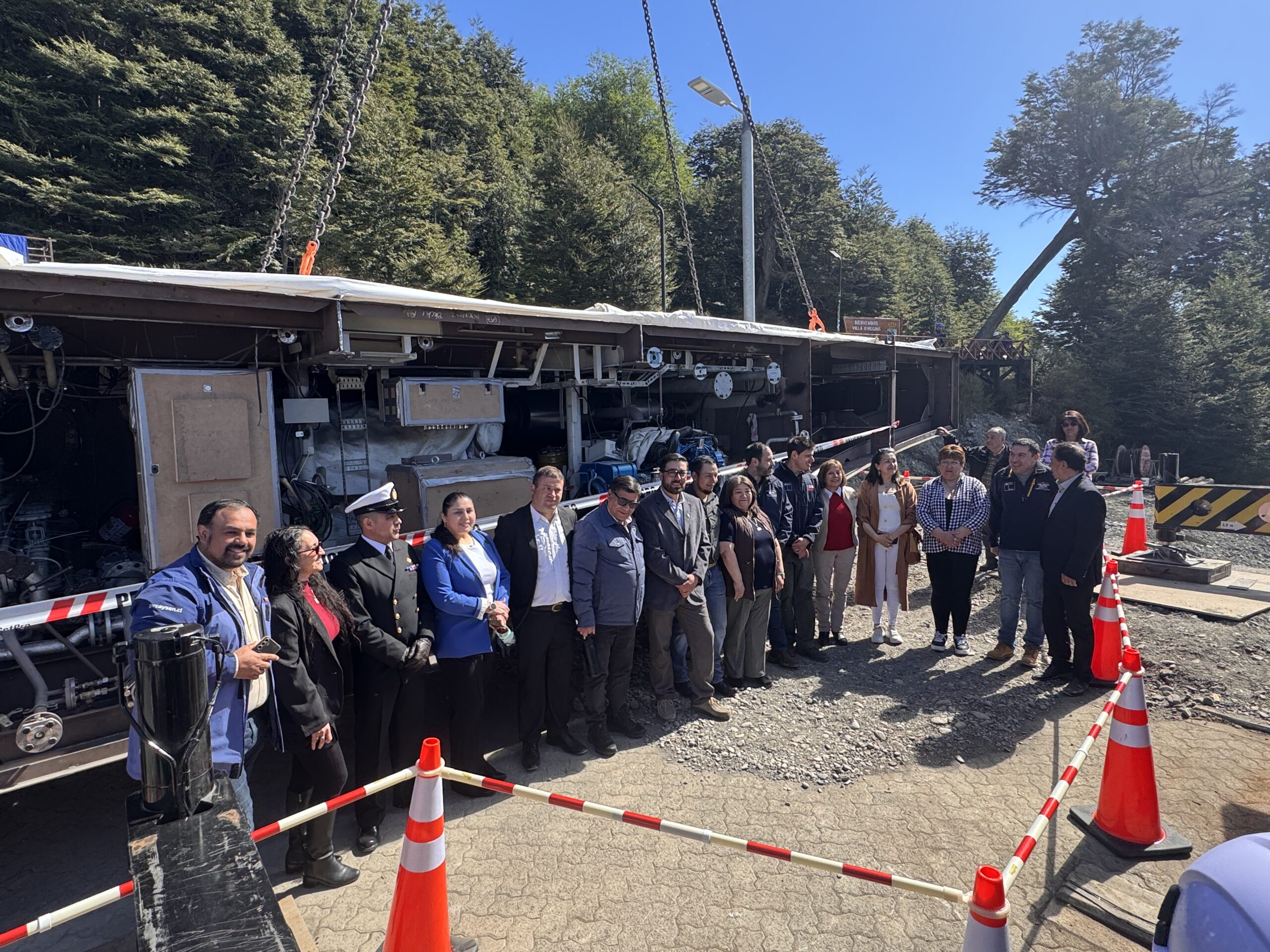 Hito histórico en el fin de la Carretera Austral: Inicia en Puerto Bahamóndez el ensamblaje de la barcaza «Lucinda Primera»