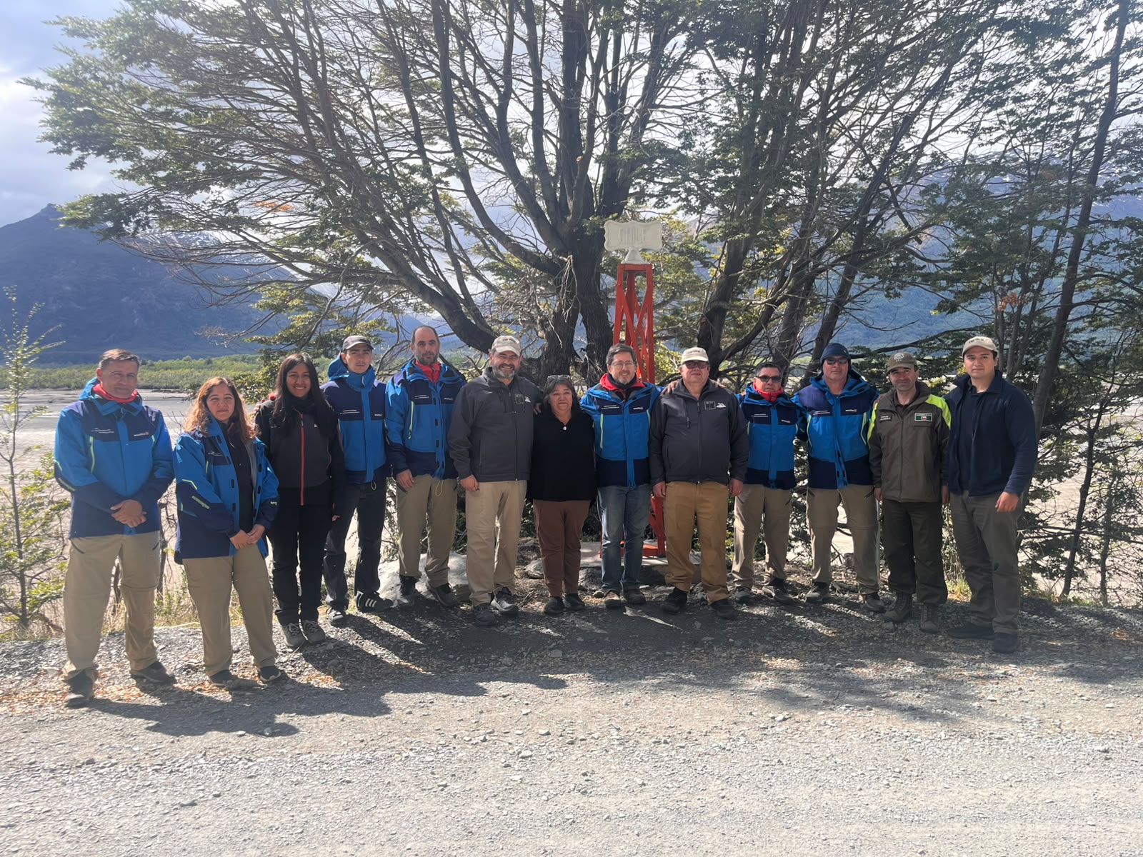 Concretan histórica inauguración por reposición de hito fronterizo entre Chile y Argentina en Villa O’Higgins