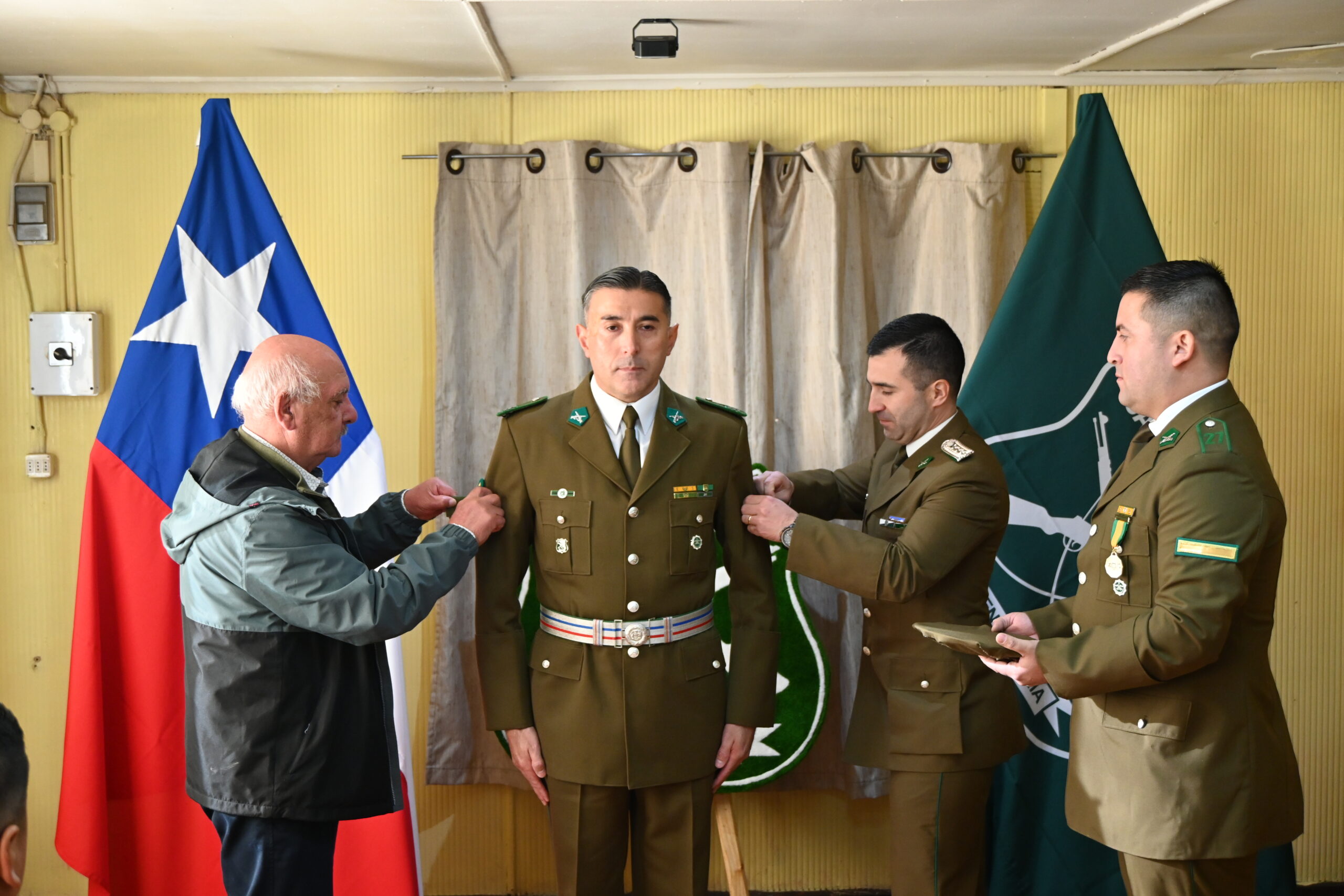 Carabineros de Villa O’Higgins celebran su 98° aniversario con emotiva ceremonia en la Tenencia Río Mayer