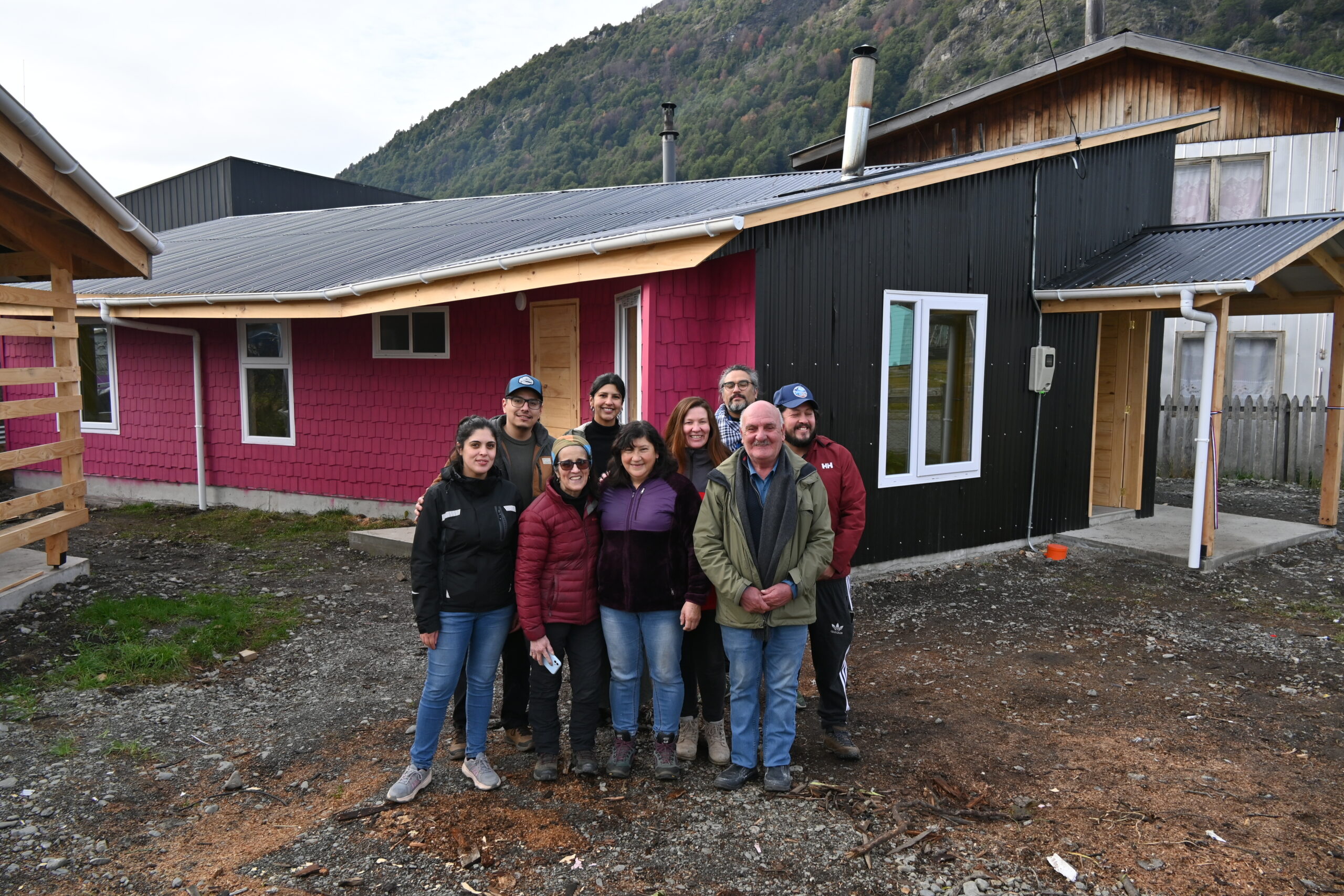 Entrega oficial de nueva vivienda a vecina Mirta Ganga en Villa O’Higgins: Un ejemplo de gestión habitacional en zonas aisladas.