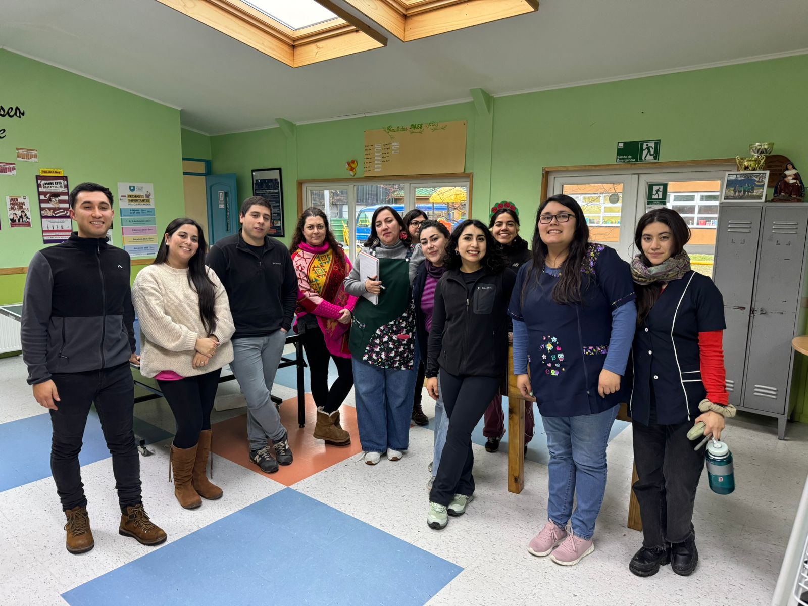 Capacitación integral a docentes y asistentes de la educación de Liceo Pioneros del Sur